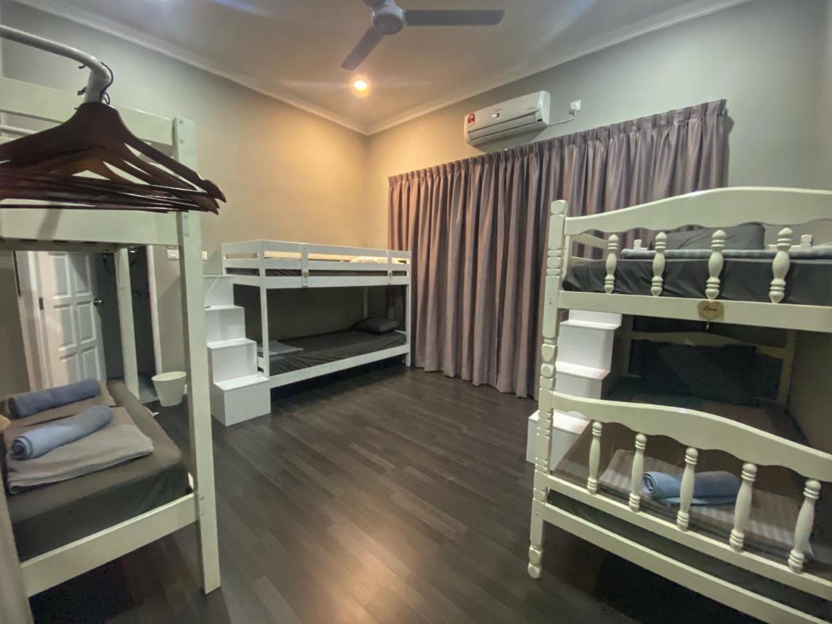 Shafickza Guesthouse Kuala Terengganu Exterior photo
